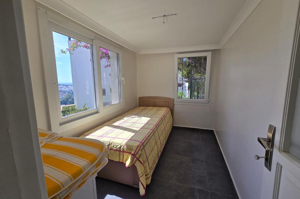 Bodrum Akyarlar'da Satılık 5+2 Havuzlu Tripleks Villa