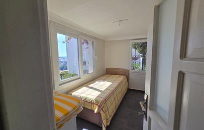 Bodrum Akyarlar'da Satılık 5+2 Havuzlu Tripleks Villa
