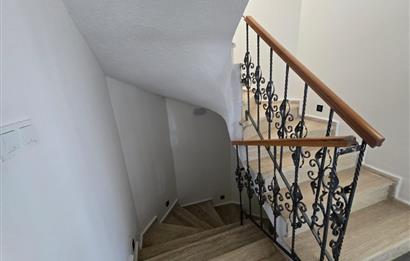 Bodrum Akyarlar'da Satılık 5+2 Havuzlu Tripleks Villa