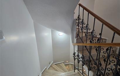 Bodrum Akyarlar'da Satılık 5+2 Havuzlu Tripleks Villa