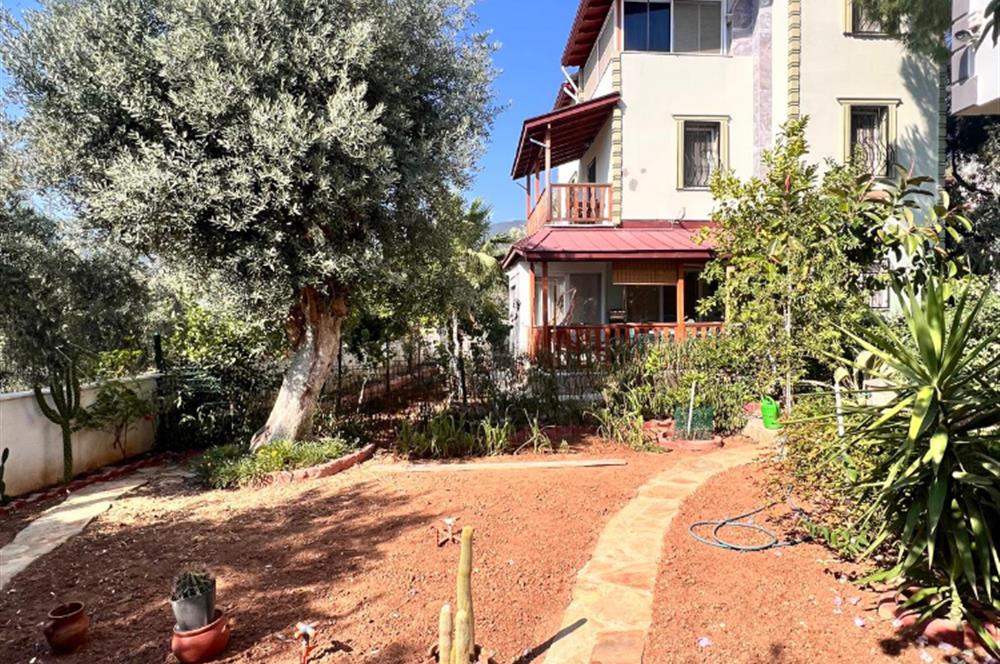 Akbük Gökdeniz Sitesinde Deniz Manzaralı 6+1 Tripleks