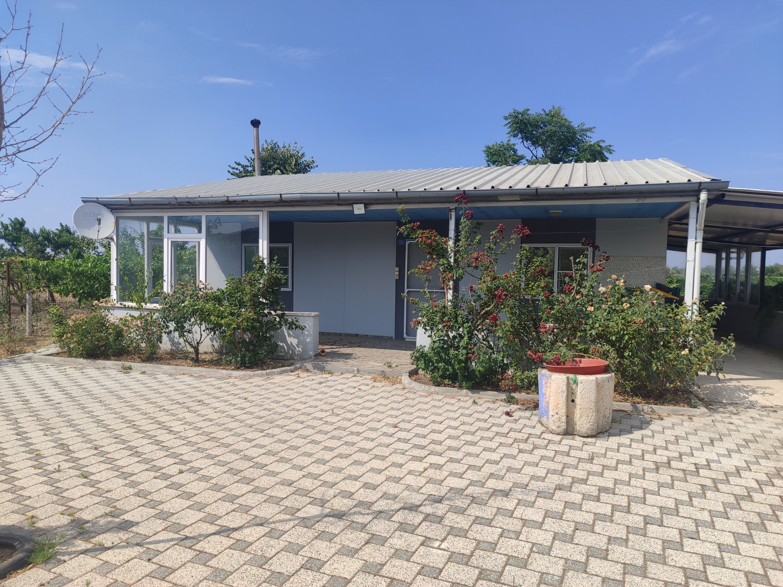 C21 LOCA'DAN BÜYÜK BOSTANCI'DA SATILIK ÇİFTLİK EVİ VE ARSASI