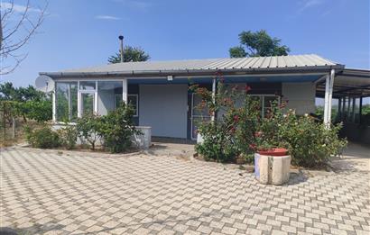 C21 LOCA'DAN BÜYÜK BOSTANCI'DA SATILIK ÇİFTLİK EVİ VE ARSASI