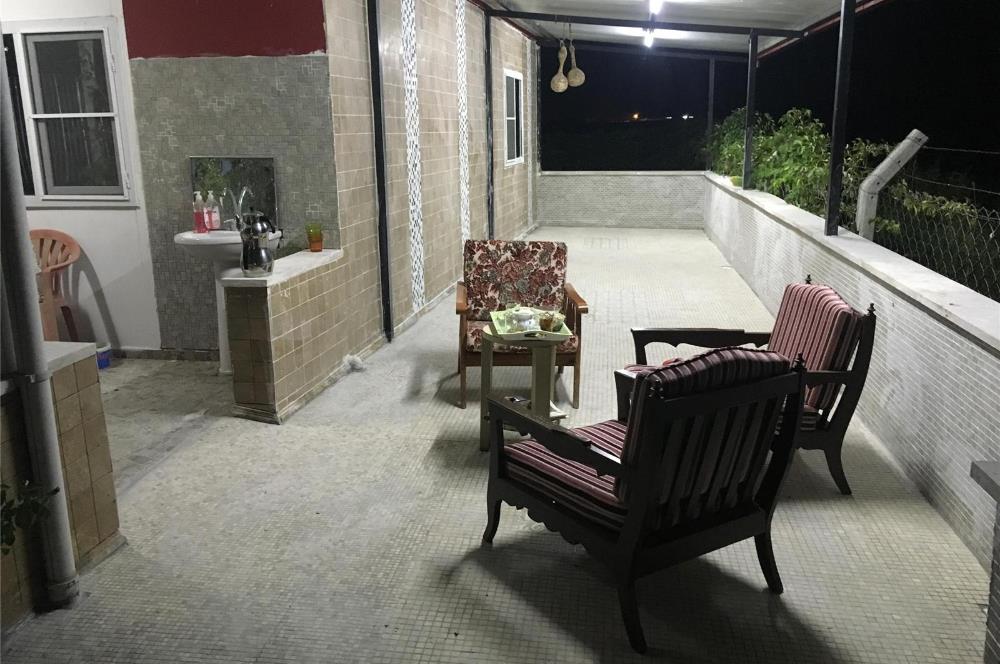 C21 LOCA'DAN BÜYÜK BOSTANCI'DA SATILIK ÇİFTLİK EVİ VE ARSASI