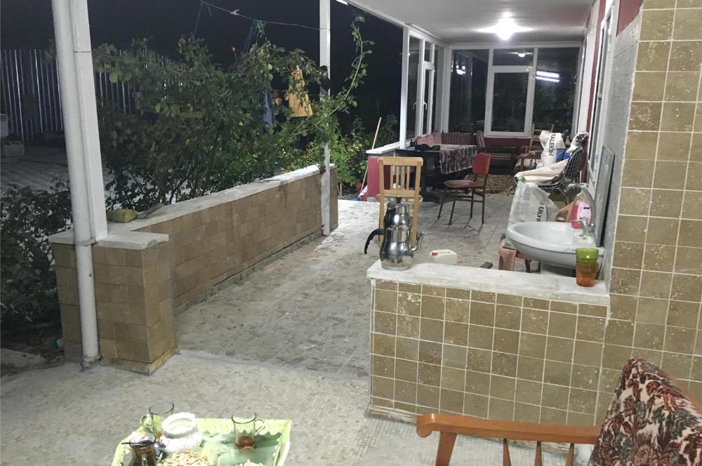 C21 LOCA'DAN BÜYÜK BOSTANCI'DA SATILIK ÇİFTLİK EVİ VE ARSASI