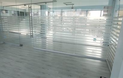 E5 Üzerinde Prestijli Plaza'da Kiralık 210 m2 Komple Kat