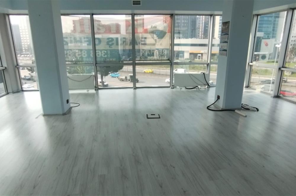 E5 Üzerinde Prestijli Plaza'da Kiralık 210 m2 Komple Kat