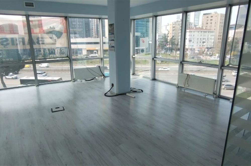 E5 Üzerinde Prestijli Plaza'da Kiralık 210 m2 Komple Kat