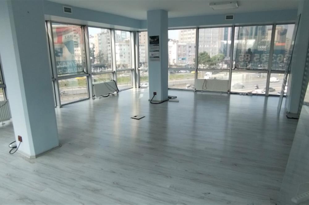 E5 Üzerinde Prestijli Plaza'da Kiralık 210 m2 Komple Kat