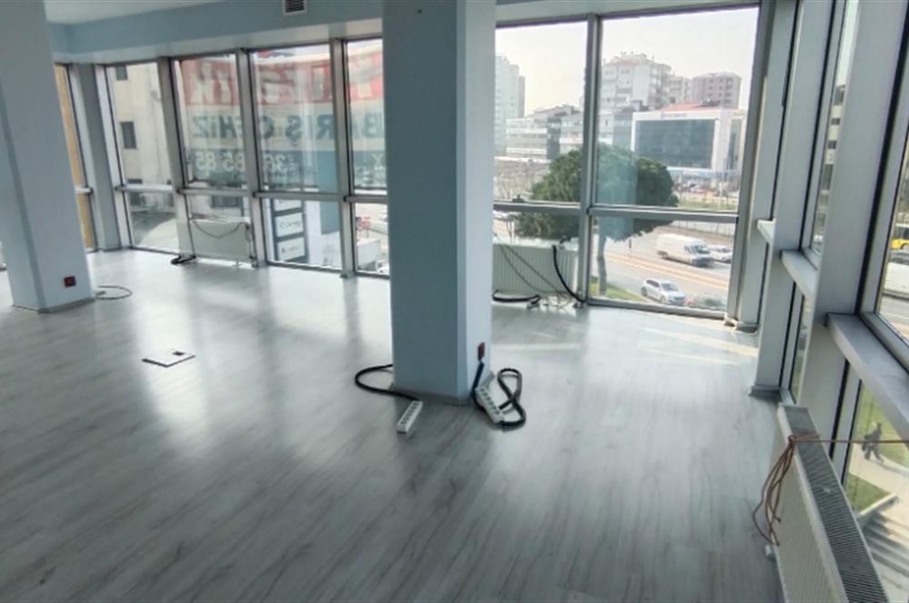 E5 Üzerinde Prestijli Plaza'da Kiralık 210 m2 Komple Kat