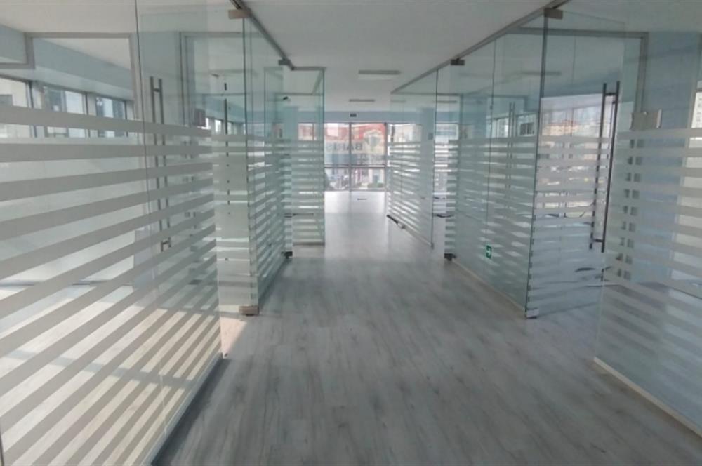 E5 Üzerinde Prestijli Plaza'da Kiralık 210 m2 Komple Kat