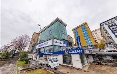 E5 Üzerinde Prestijli Plaza'da Kiralık 210 m2 Komple Kat