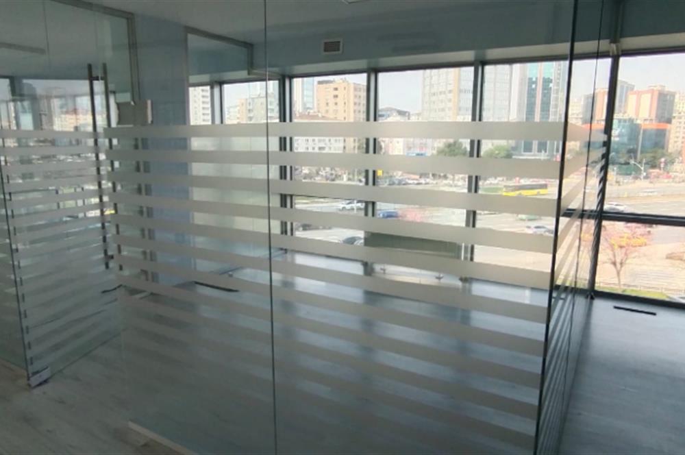 E5 Üzerinde Prestijli Plaza'da Kiralık 210 m2 Komple Kat