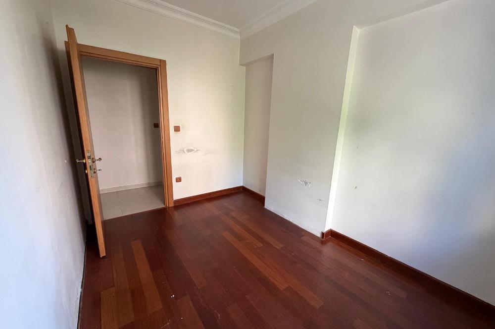 C21 ROOF SAHRAYI CEDİT PAZAR SOKAĞININ HEMEN YANI 3+1 KİRALIK