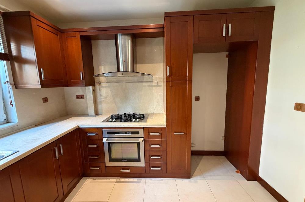 C21 ROOF SAHRAYI CEDİT PAZAR SOKAĞININ HEMEN YANI 3+1 KİRALIK