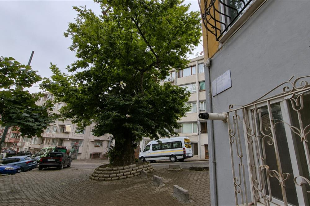 C21 Cius; Askerlik Şubesi Önünde Merkezi Konumda Kombili 2+1 Daire