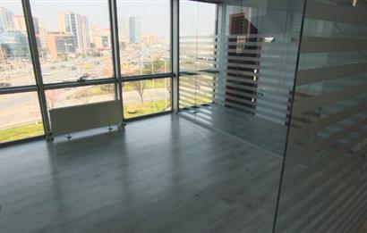 E5 Üzerinde Prestijli Plaza'da Kiralık 210 m2 Komple Kat