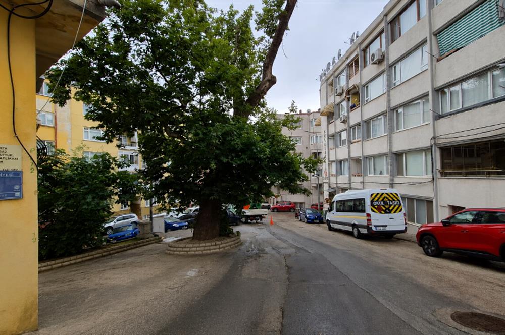 C21 Cius; Askerlik Şubesi Önünde Merkezi Konumda Kombili 2+1 Daire