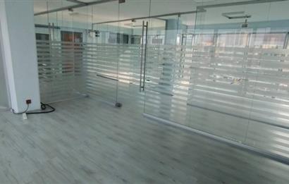 E5 Üzerinde Prestijli Plaza'da Kiralık 210 m2 Komple Kat