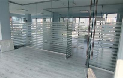 E5 Üzerinde Prestijli Plaza'da Kiralık 210 m2 Komple Kat