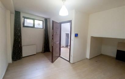 Beyoğlu Kasımpaşa'da Metroya Yakın Bahçeli Kiralık 1+0