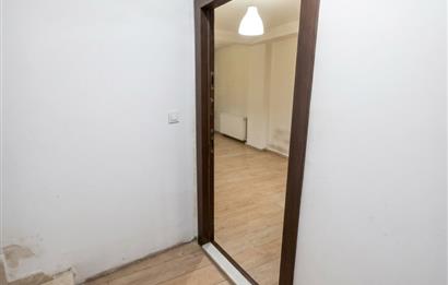 Beyoğlu Kasımpaşa'da Metroya Yakın Bahçeli Kiralık 1+0