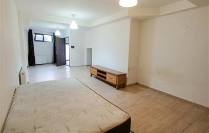Beyoğlu Kasımpaşa'da Metroya Yakın Bahçeli Kiralık 1+0