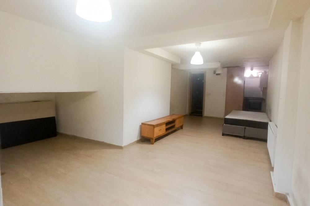 Beyoğlu Kasımpaşa'da Metroya Yakın Bahçeli Kiralık 1+0