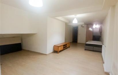 Beyoğlu Kasımpaşa'da Metroya Yakın Bahçeli Kiralık 1+0