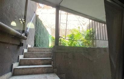 Beyoğlu Kasımpaşa'da Metroya Yakın Bahçeli Kiralık 1+0