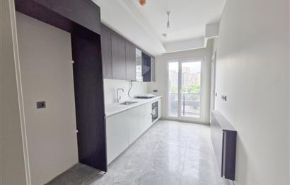 TOPKAPI ALYA MERKEZEFENDİ CAD. SİTE İÇİNDE SATILIK 2 + 1 DAİRE