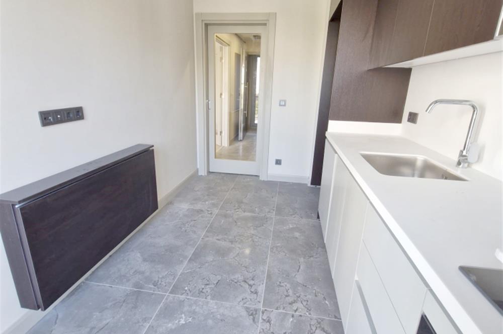 TOPKAPI ALYA MERKEZEFENDİ CAD. SİTE İÇİNDE SATILIK 2 + 1 DAİRE