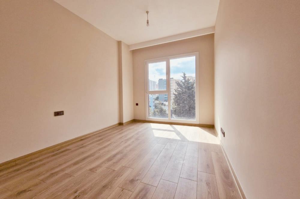 TOPKAPI ALYA MERKEZEFENDİ CAD. SİTE İÇİNDE SATILIK 2 + 1 DAİRE