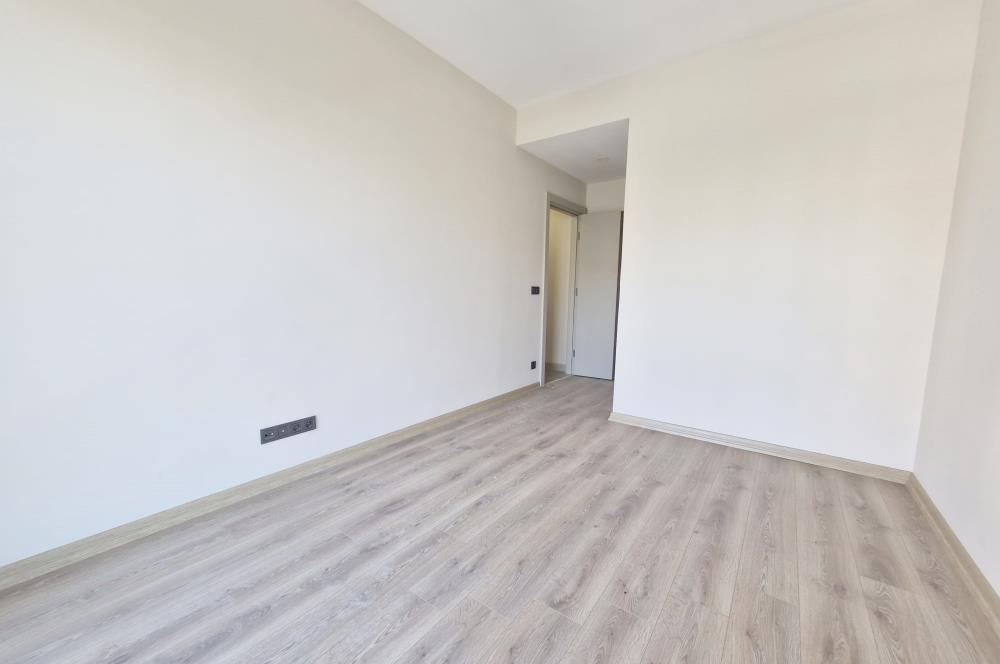 TOPKAPI ALYA MERKEZEFENDİ CAD. SİTE İÇİNDE SATILIK 2 + 1 DAİRE