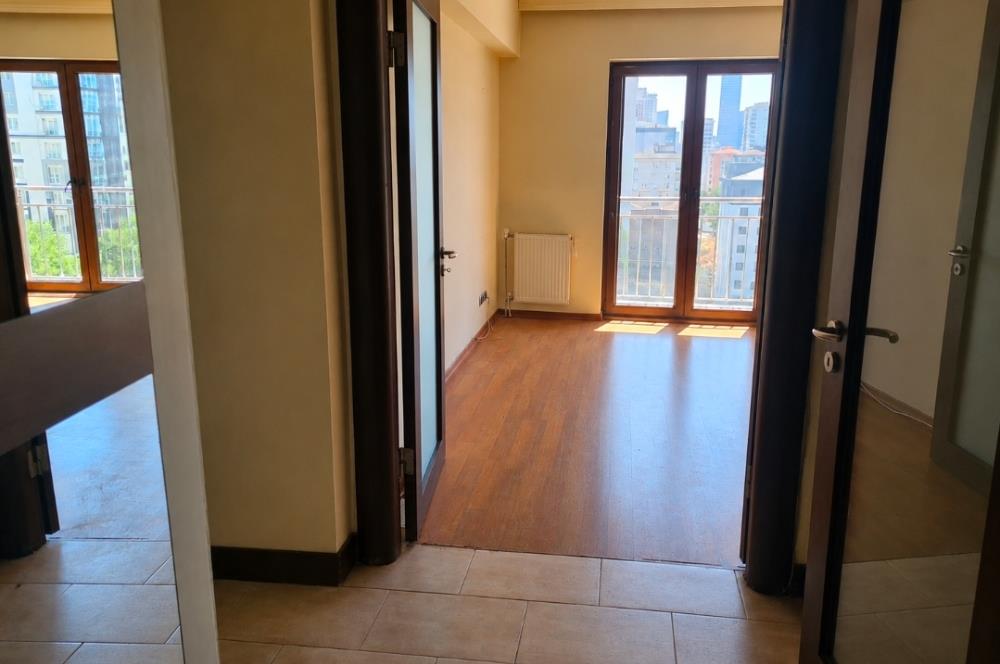 HELENIUM PARK SİTESİNDE HAVUZ CEPHE, KULLANIŞLI GENİŞ 2+1 DAİRE