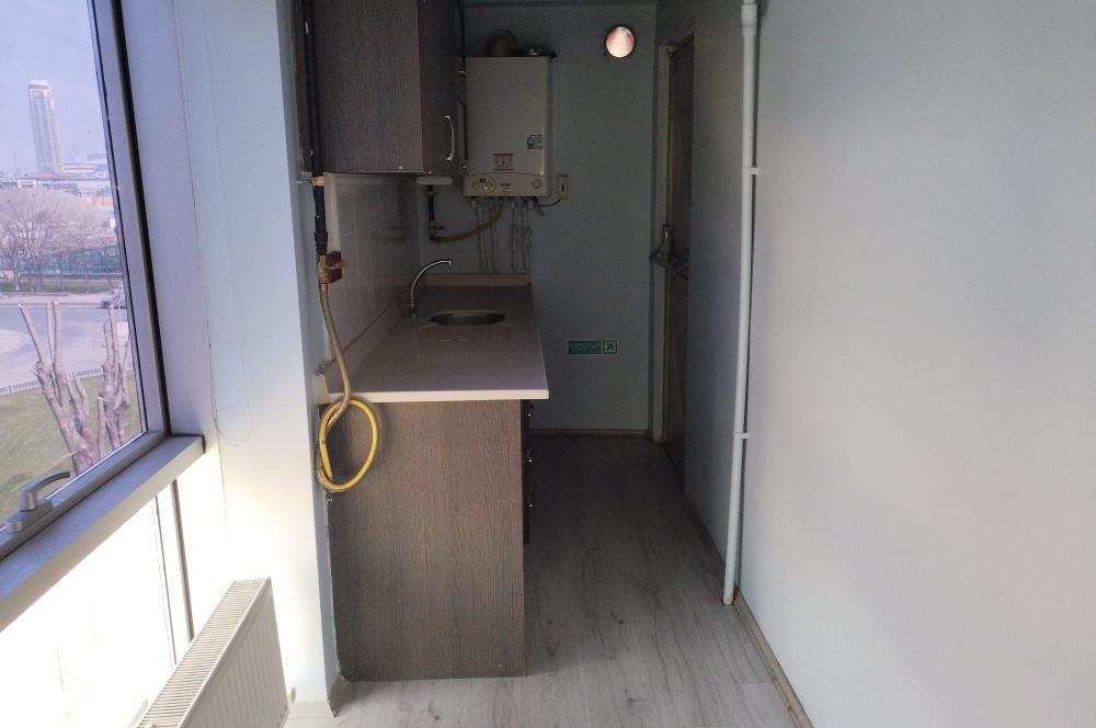 E5 Üzerinde Prestijli Plaza'da Kiralık 210 m2 Komple Kat