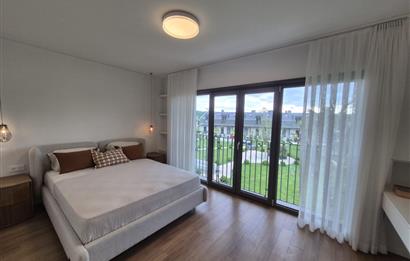 Zekeriyaköy Kuzeybükü'nde Sıfır 4+1 Bahçeli Townhouse