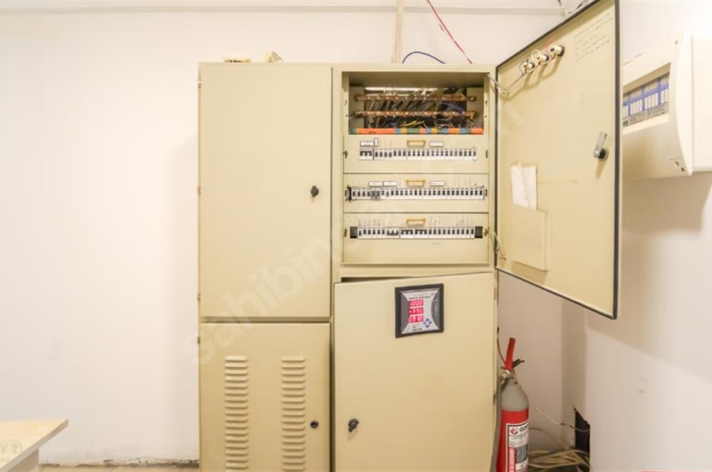 C21 BAL'DAN ÇARŞI MERKEZDE KİRALIK TİCARİ İMARLI KOMPLE BİNA