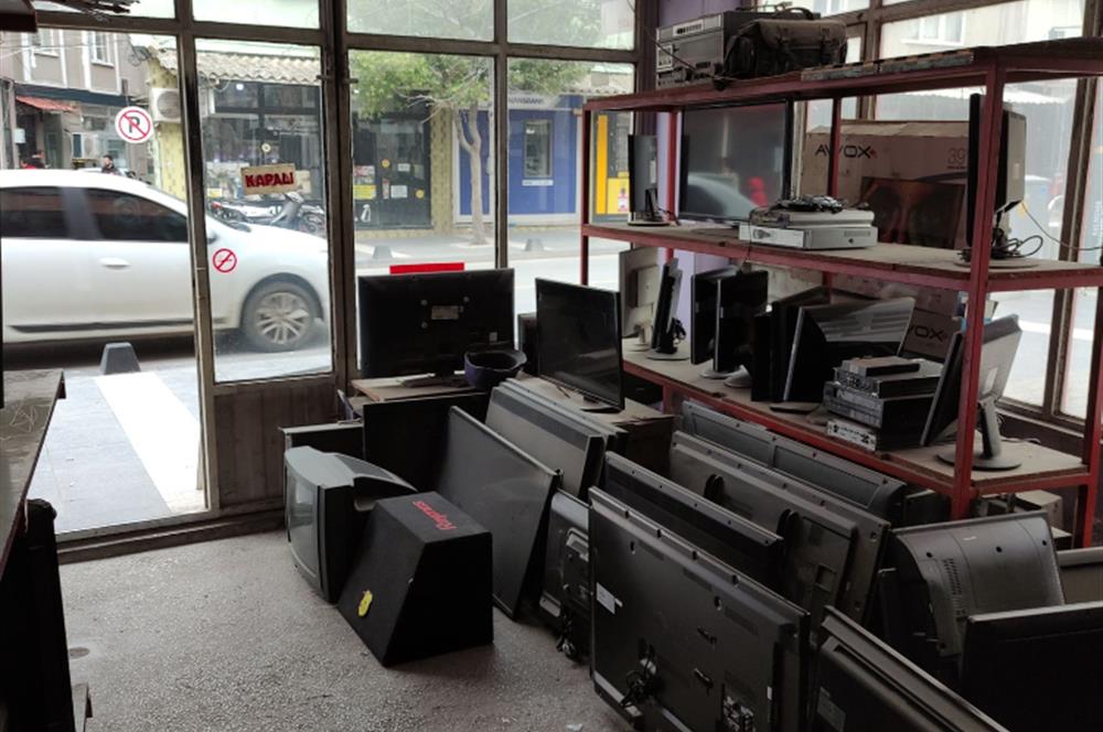 C21 BAL'DAN BİGADİÇ ABACI MAH.DE KÖŞE PARSEL SATILIK BİNA