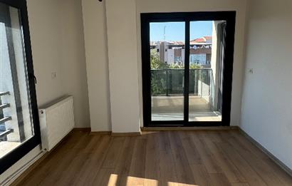 Ergenekon Mahallesinde 3+1 Otoparklı Kiralık Daire