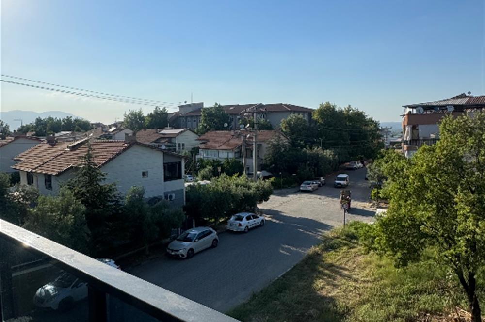 Ergenekon Mahallesinde 3+1 Otoparklı Kiralık Daire