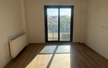 Ergenekon Mahallesinde 3+1 Otoparklı Kiralık Daire