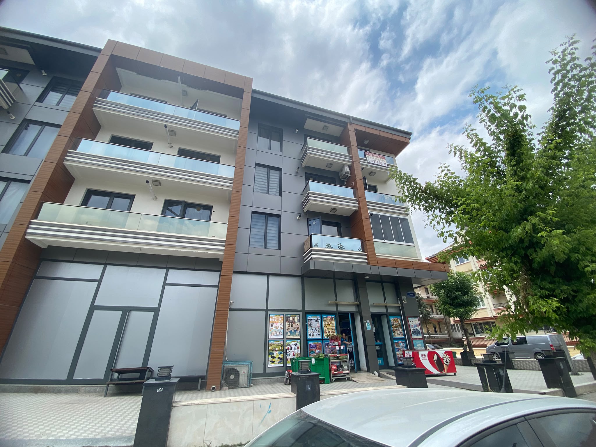 CENTURY 21 PLUS'DAN MERKEZ CUMHURİYETTE 1+1 LÜKS KİRALIK