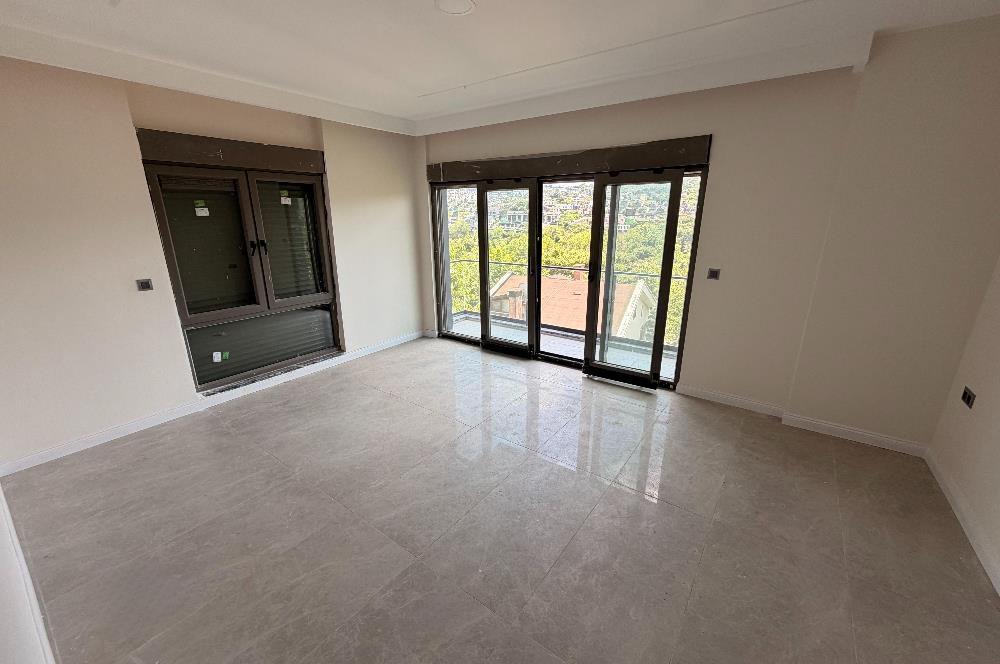 ZEKERİYAKÖY MERKEZE YAKIN YENİ BUTİK SİTEDE SATILIK İKİZ VİLLA