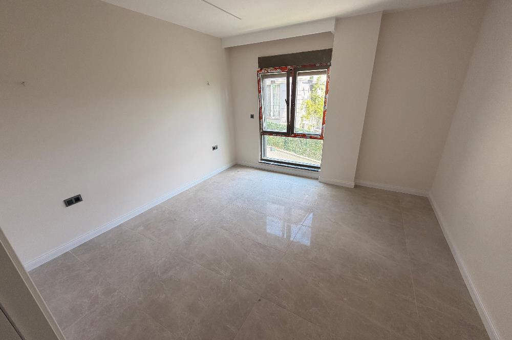 ZEKERİYAKÖY MERKEZE YAKIN YENİ BUTİK SİTEDE SATILIK İKİZ VİLLA