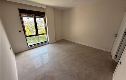 ZEKERİYAKÖY MERKEZE YAKIN YENİ BUTİK SİTEDE SATILIK İKİZ VİLLA