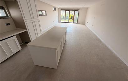 ZEKERİYAKÖY MERKEZE YAKIN YENİ BUTİK SİTEDE SATILIK İKİZ VİLLA