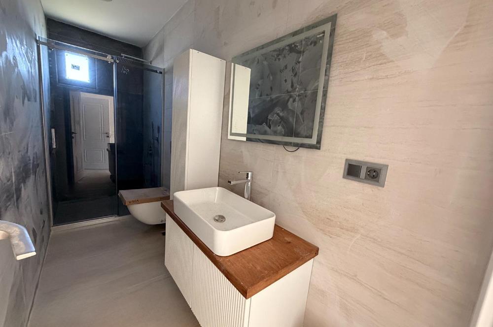 ZEKERİYAKÖY MERKEZE YAKIN YENİ BUTİK SİTEDE SATILIK İKİZ VİLLA