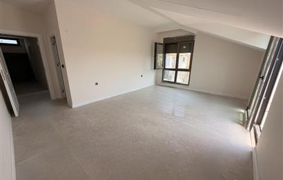 ZEKERİYAKÖY MERKEZE YAKIN YENİ BUTİK SİTEDE SATILIK İKİZ VİLLA
