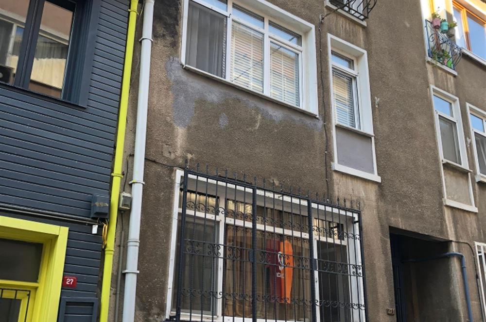 KUZGUNCUK'TA SAHİLE YAKIN 1+1 FULL EŞYALI SATILIK DAİRE